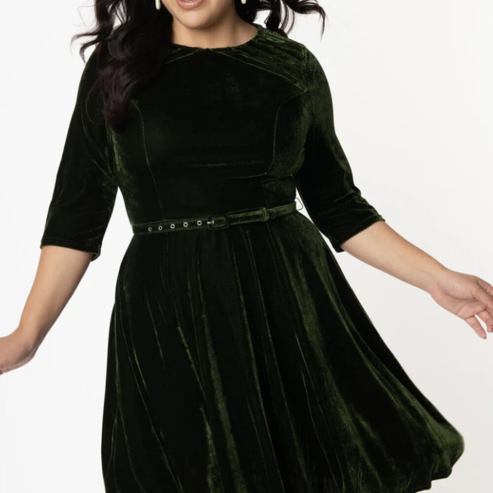 Unique Vintage Dark Green Velvet Dress